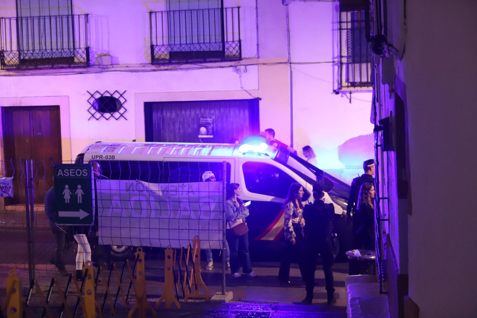 La tercera noche de cruces, en imágenes