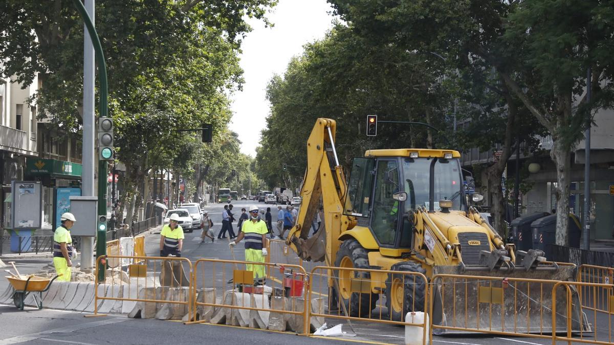 Operarios trabajando en la zona.