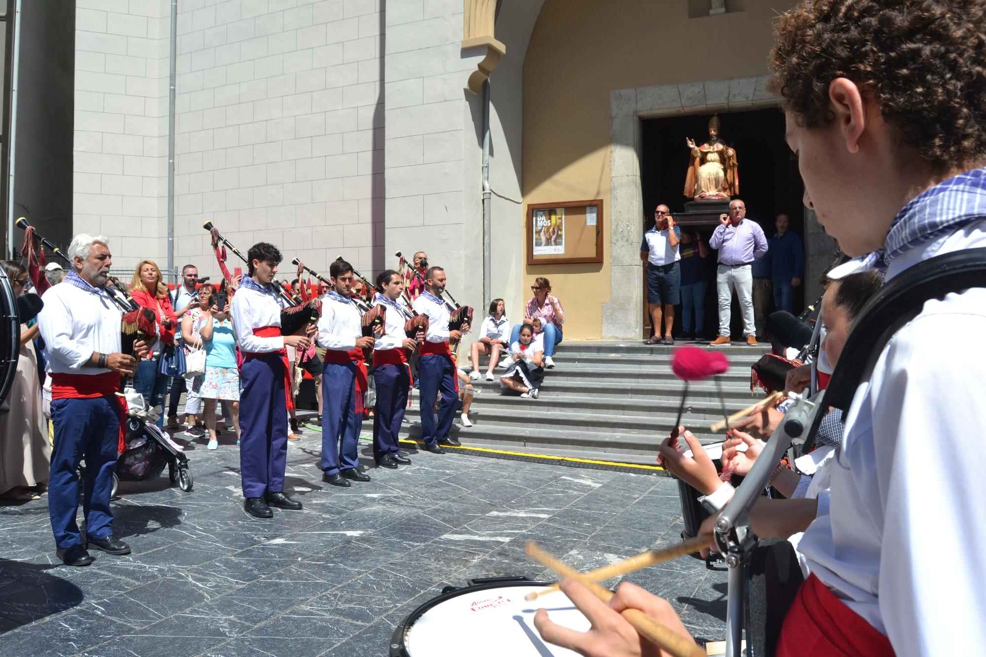 En imágenes: Así festjan los pixuetos s San Pedro en Cudillero