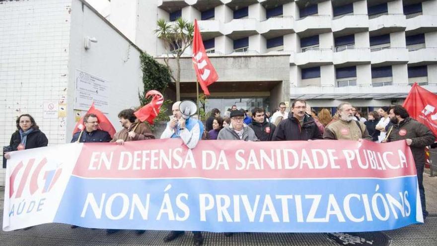 Sanidade plantea formar menos enfermeros para ajustarse a las necesidades del sector