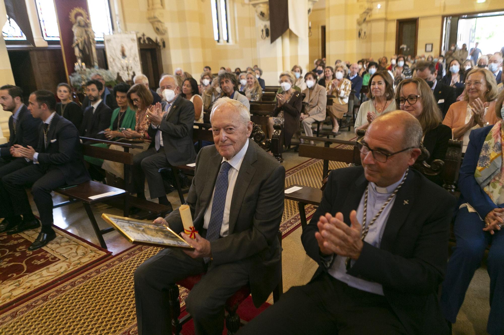 José Manuel Vaquero ofrece el pregón de las fiestas del Carmen en la iglesia de Salinas