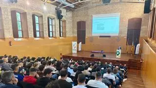 300 profesionales del deporte se reúnen en Valencia en una charla sobre el entrenamiento de alto rendimiento