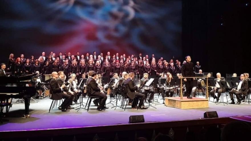 Concerts als patis: Piazzola 100 anys - Simfovents Palma amb Fernando Espí