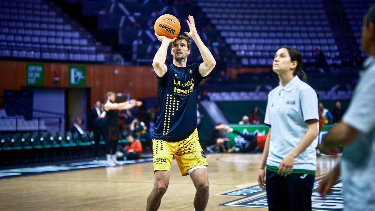 Aaron Doornekamp, en el calentamiento de la semifinal.