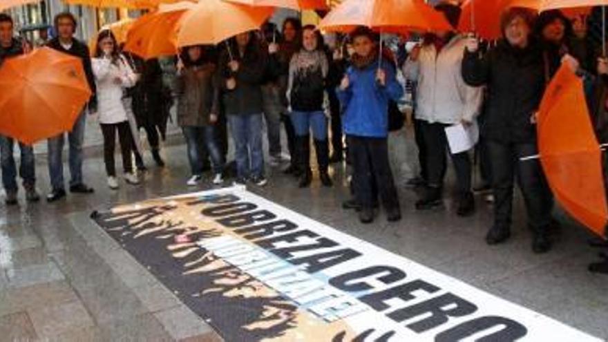 Las ONG protestan en Vigo contra los recortes en políticas sociales