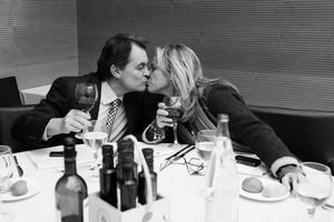 El brindis de la victòria Mas el va compartir amb la seva dona, Elena Rakosnik.