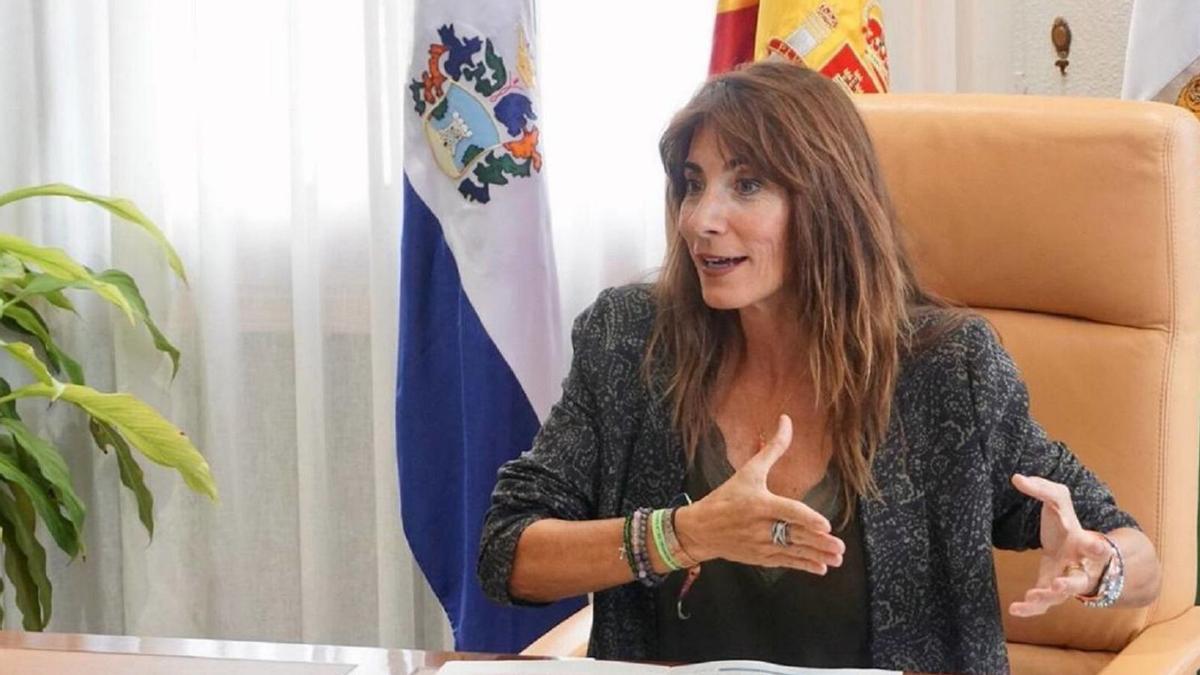 La alcaldesa de Mijas, Ana Mata, durante la entrevista en la que hizo balance de estos dos años en el cargo.