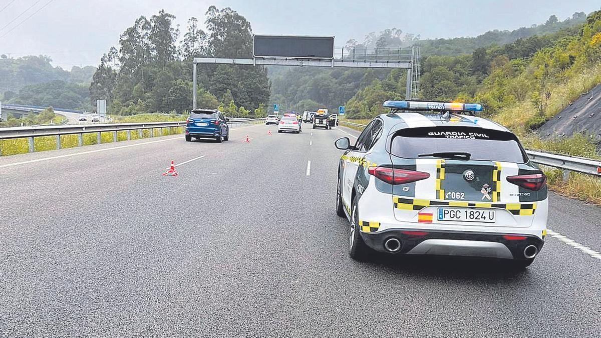 Multado con 600 euros tras repostar con diésel, que ha cambiado su precio, durante el Puente del Pilar, pagar y arrancar el coche: la Guardia civil extrema la vigilancia