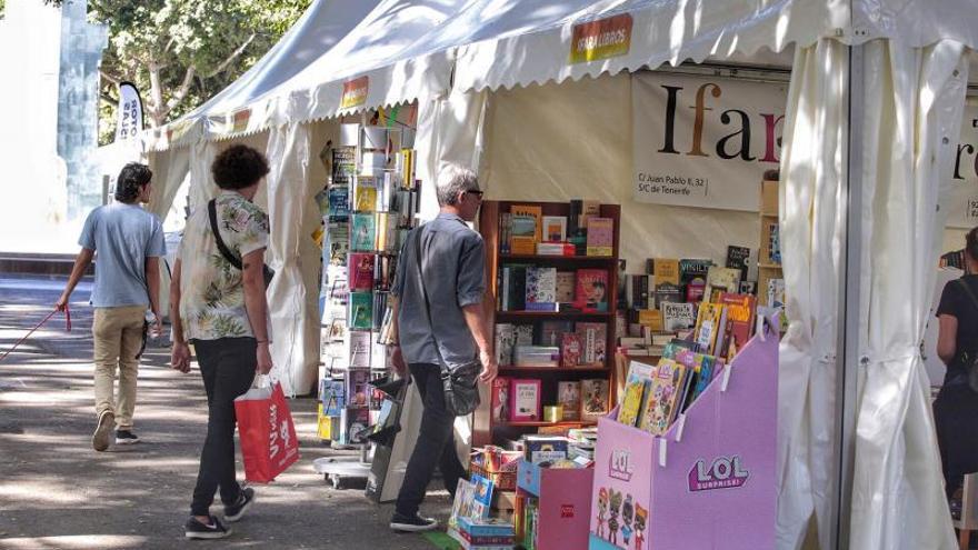 Un instante de la Feria del Libro de la capital chicharrera en 2019. | | MARÍA PISACA