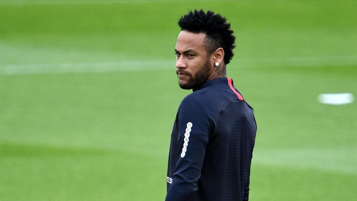 Neymar, en un entrenamiento reciente con el Paris SG.