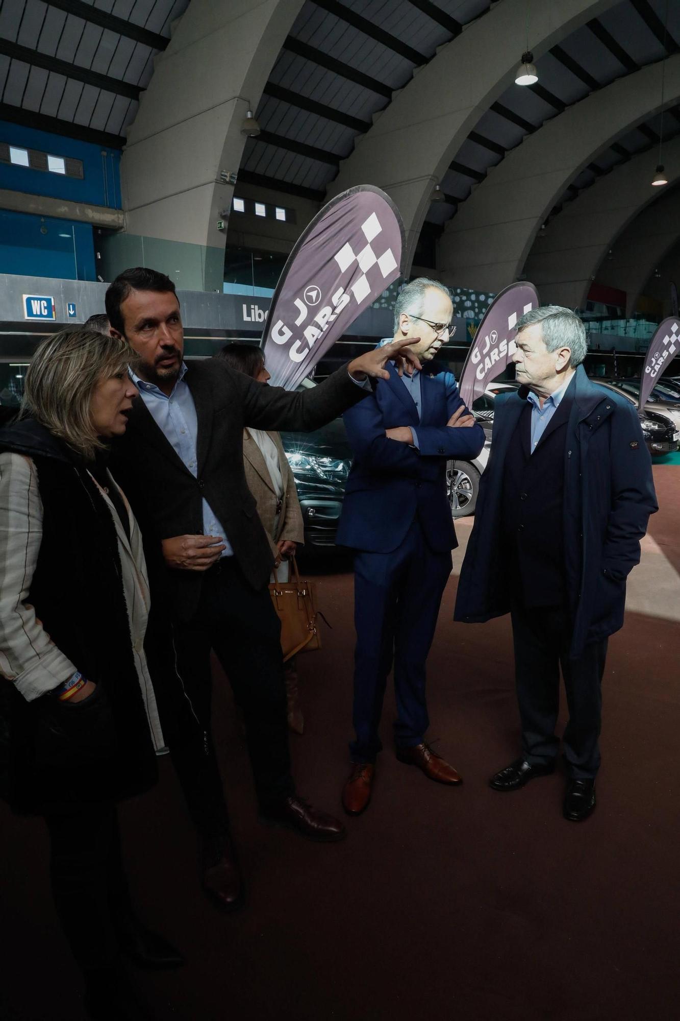 Colas y ventas exprés en el salón del automóvil de Avilés