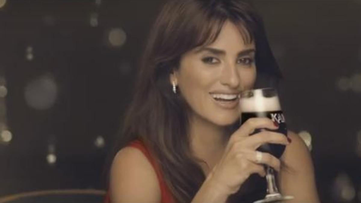 Penélope Cruz, en el anuncio de la cerveza polaca.