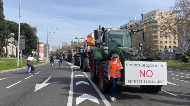 Primeros tractores en el centro de Madrid