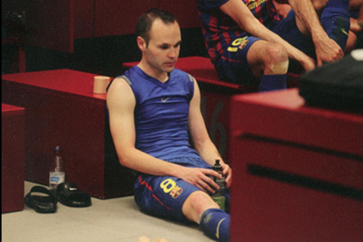 Iniesta, abatido tras la derrota.