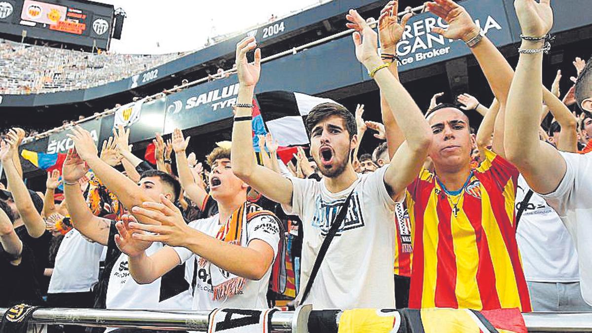 Mestalla se prepara para despedir 2022