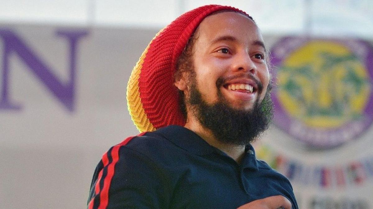 Trobat mort en un cotxe Jo Mersa Marley, net del llegendari Bob Marley