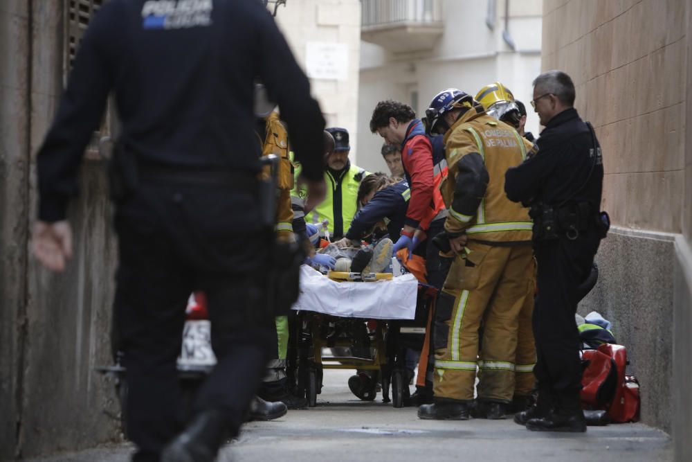 Un trabajador cae desde un cuarto piso por el hueco de un ascensor en Palma