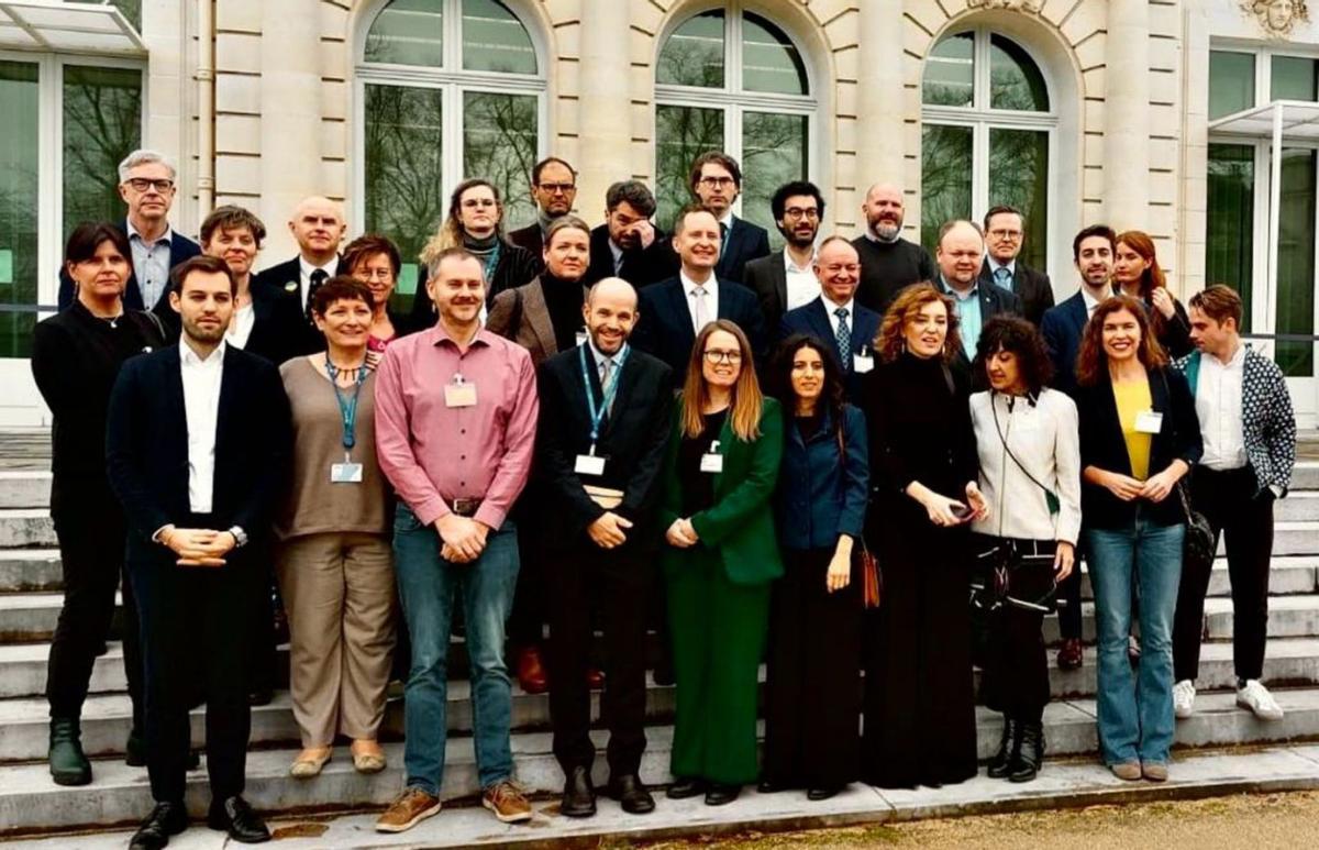 Miembros de la delegación de la Junta de Castilla y Léon en Bruselas, con la zamorana Clara San Damián a la derecha, junto al resto de participantes en el evento organizado por la OCDE. | Ical