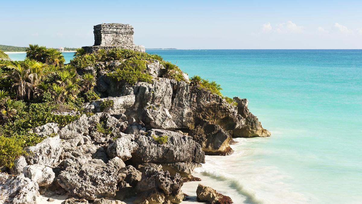Tulum une arqueología maya y Caribe en una de las imágenes más fotogénicas de la Riviera Maya.