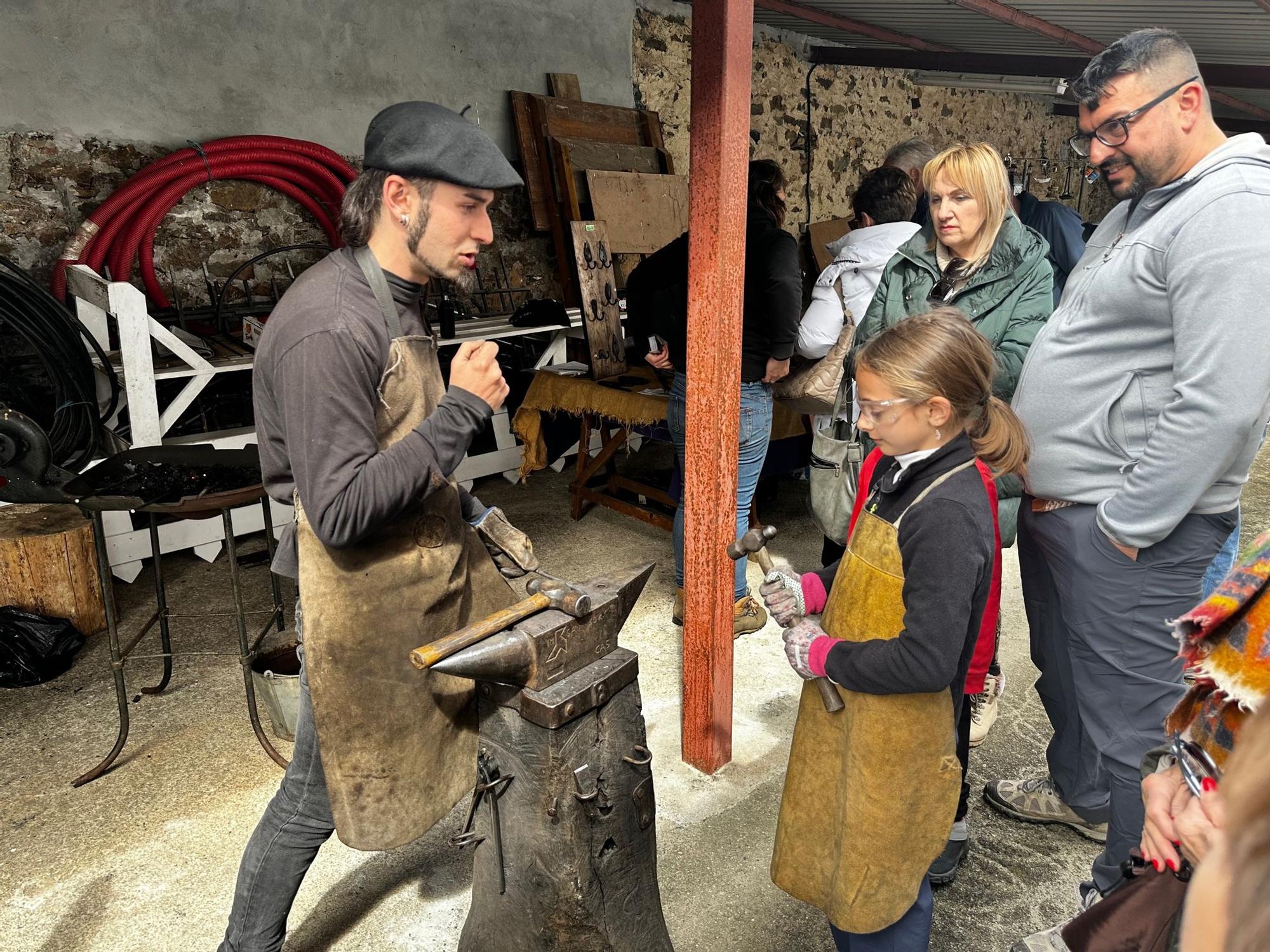 En imágenes: el compromiso de la XIX Feria de Oficios y Costumbres del Valle de Paredes con la zona rural