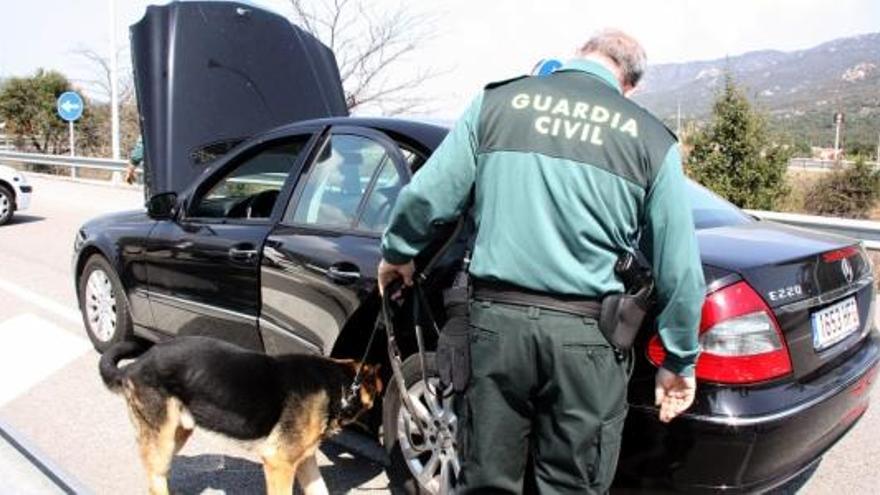 Un agent de la Guàrdia Civil a la Jonquera, imatge d&#039;arxiu