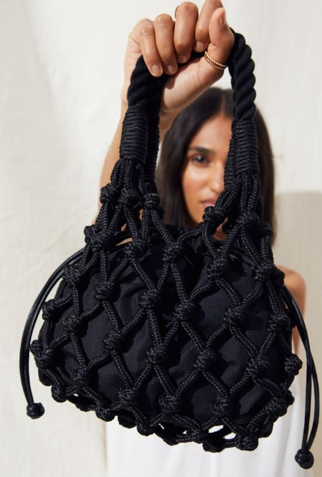 Bolso cuerdas de H&amp;M en negro