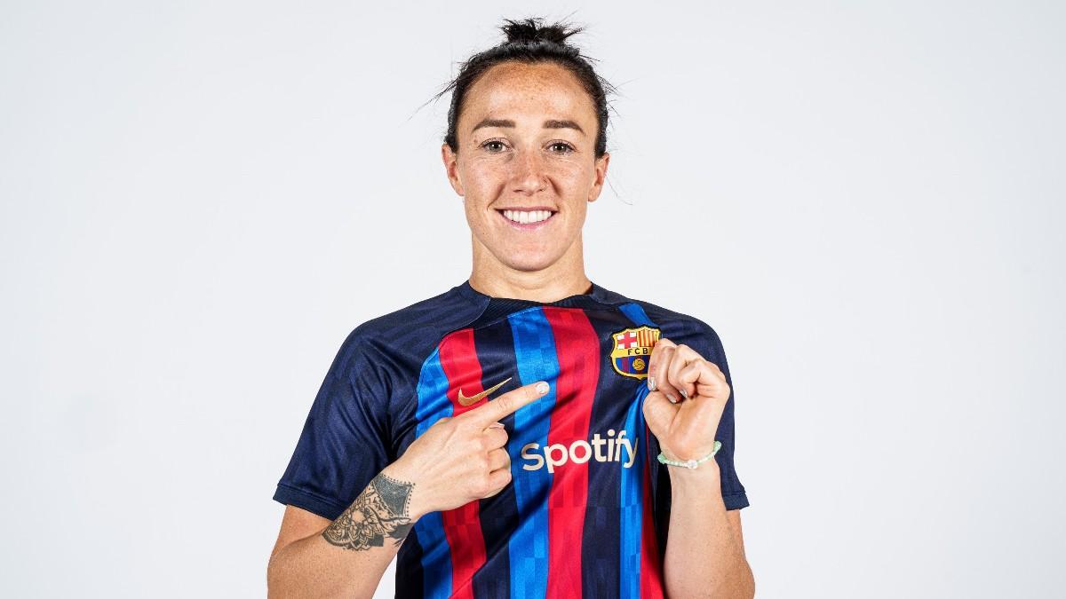 Lucy Bronze durante su presentación con el Fútbol Club Barcelona