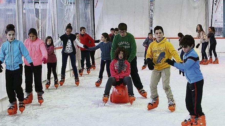 Pista de hielo de Ponte Vella. // Jesús Regal