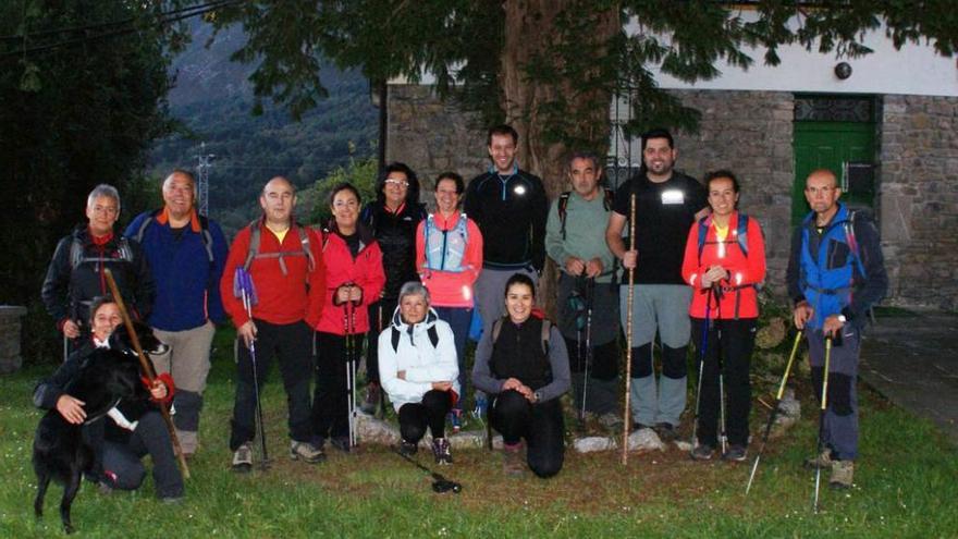 Excursión por el Sueve del grupo parragués &quot;Picu Pienzu&quot;