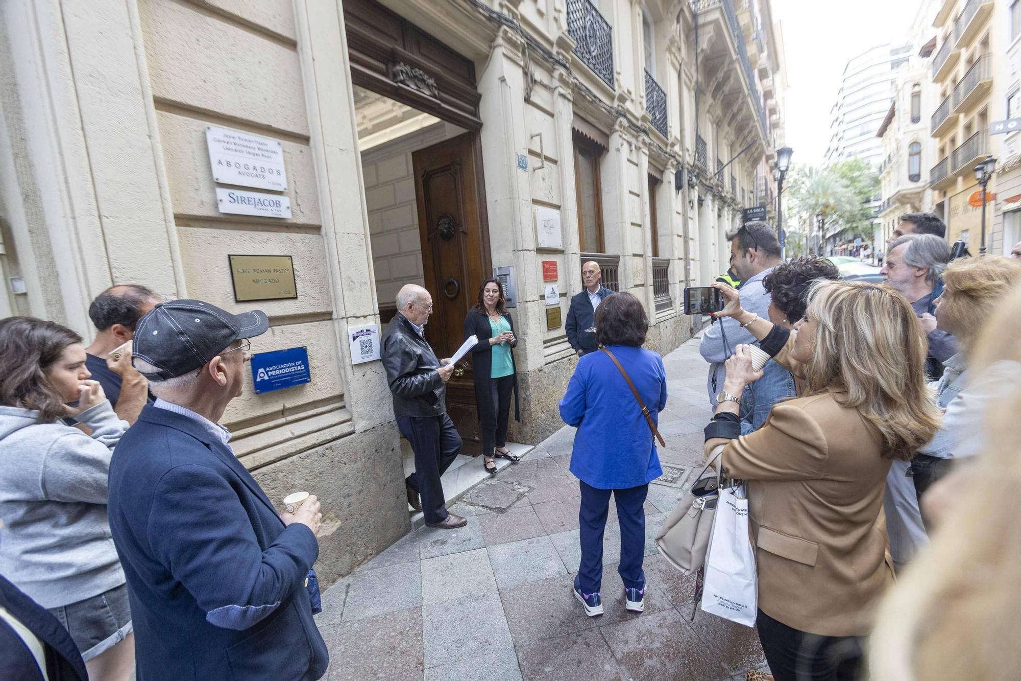 Un recorrido guiado inaugura el Eje Cultural San Fernando de Alicante
