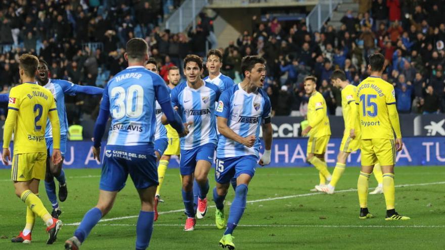 Los dos últimos goles del Málaga CF han sido obra de dos defensas, lo que demuestra las necesidades goleadoras del equipo.