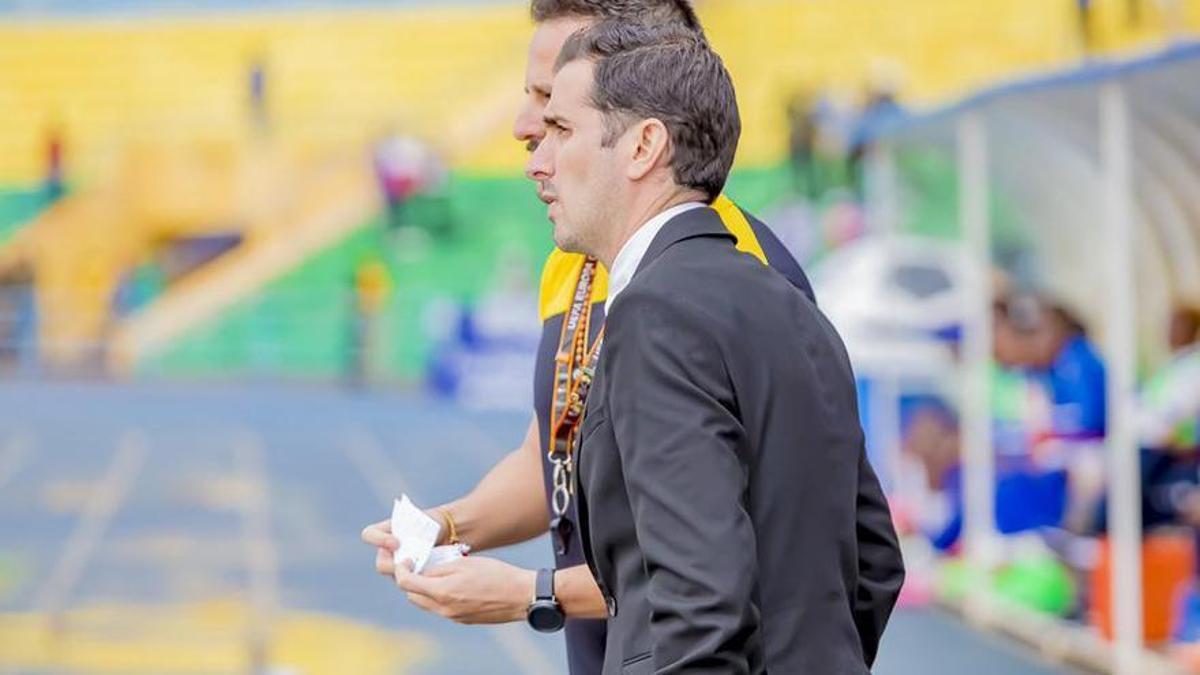 Tony Hernández, entrenador español que encontró trabajo en FutbolJobs.