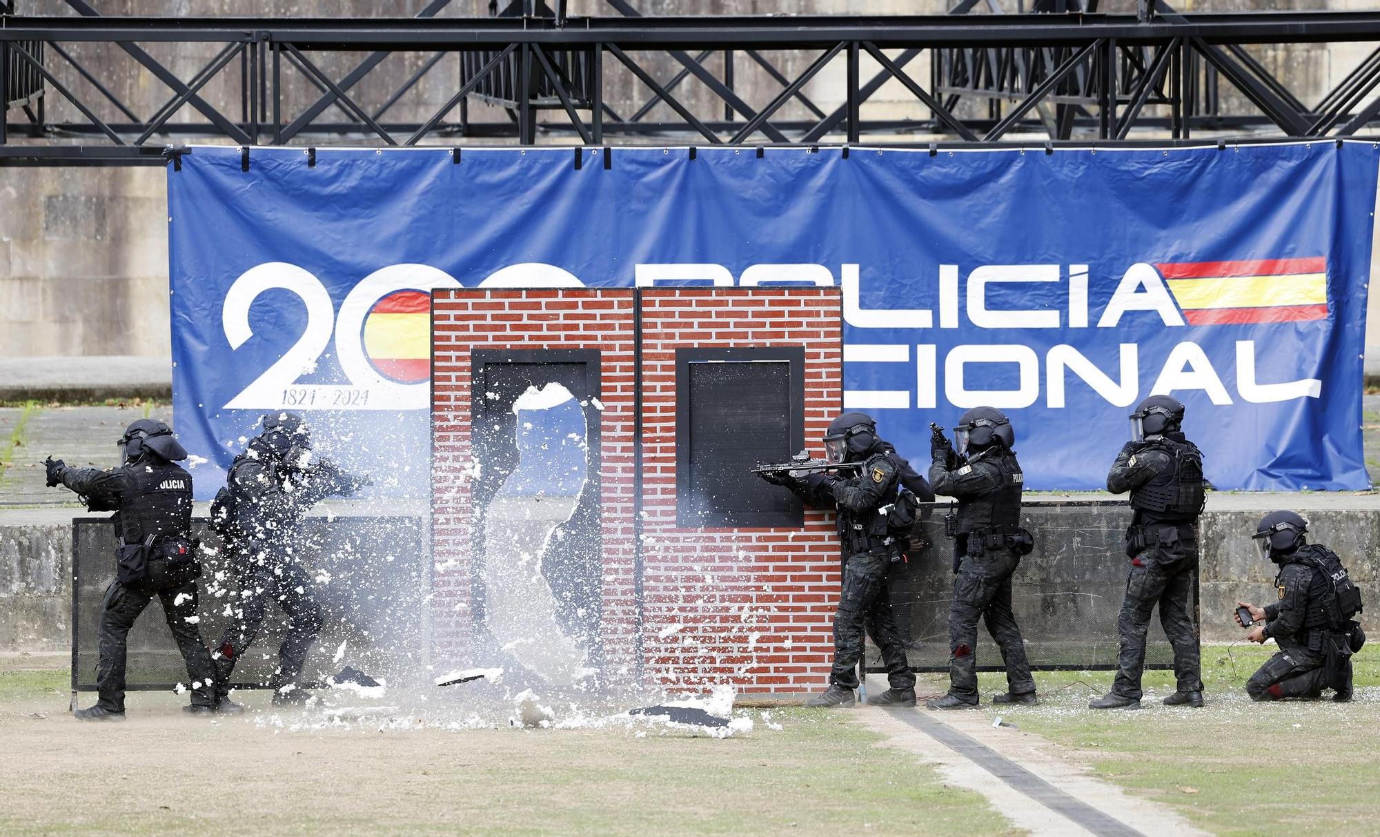 Exhibición de la Policía Nacional en el auditorio de Castrelos en Vigo