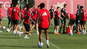 Entrenamiento del Sevilla FC este viernes en la CD José Ramón Cisneros Palacios