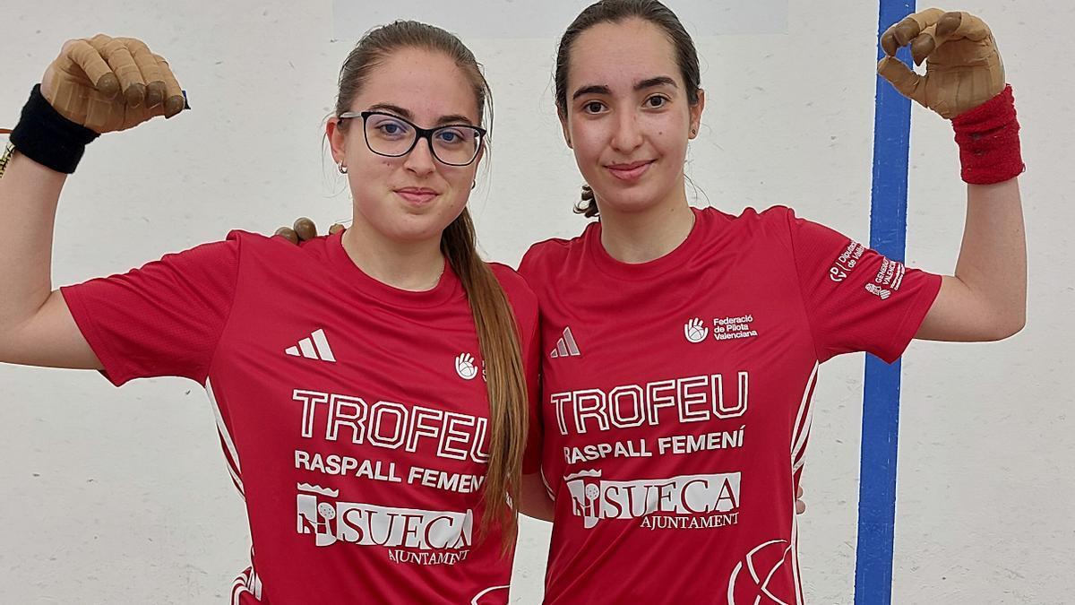 Aina i Mireia varen superar 25-15 a Clara i Sandra en la final del Trofeu Ajuntament de Sueca de categoria elit.