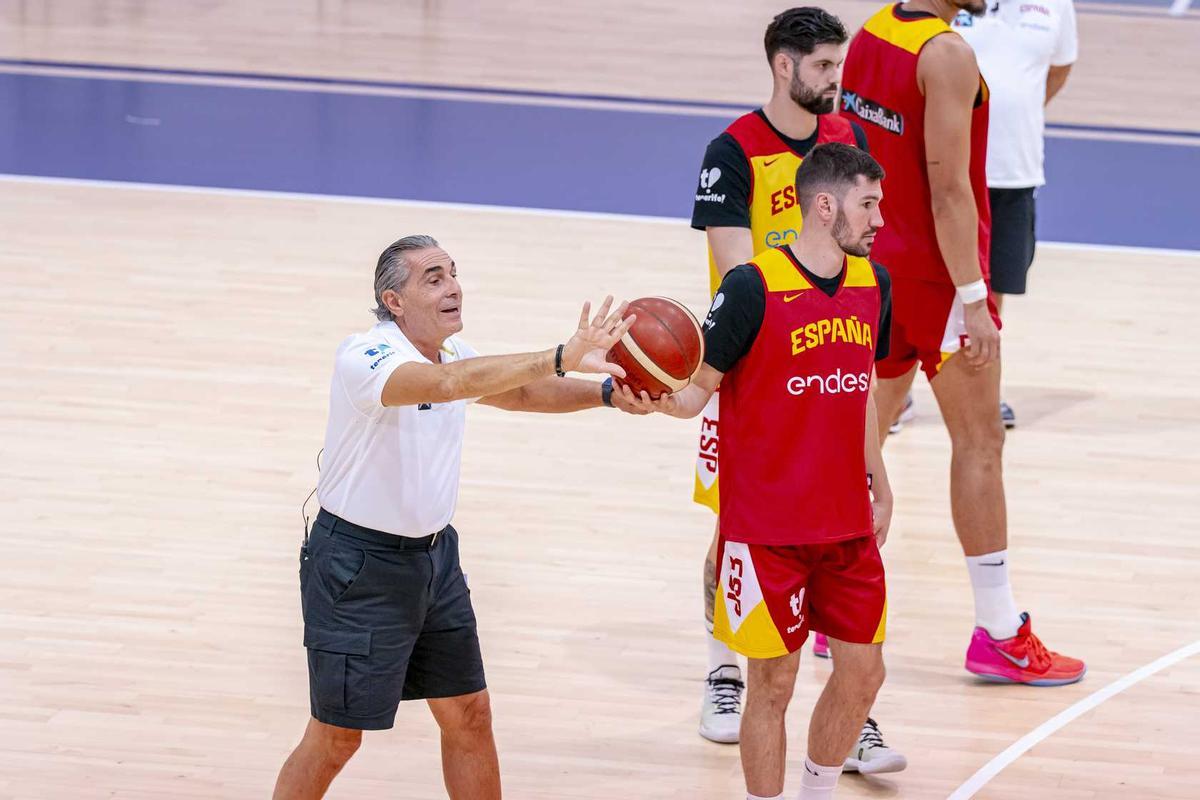 Scariolo ya pudo entrenar este lunes con Brizuela y Aldama, que estaban apartados por lesión