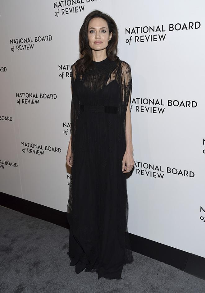 Angelina Jolie, muy sobria en la gala National Board Review Awards