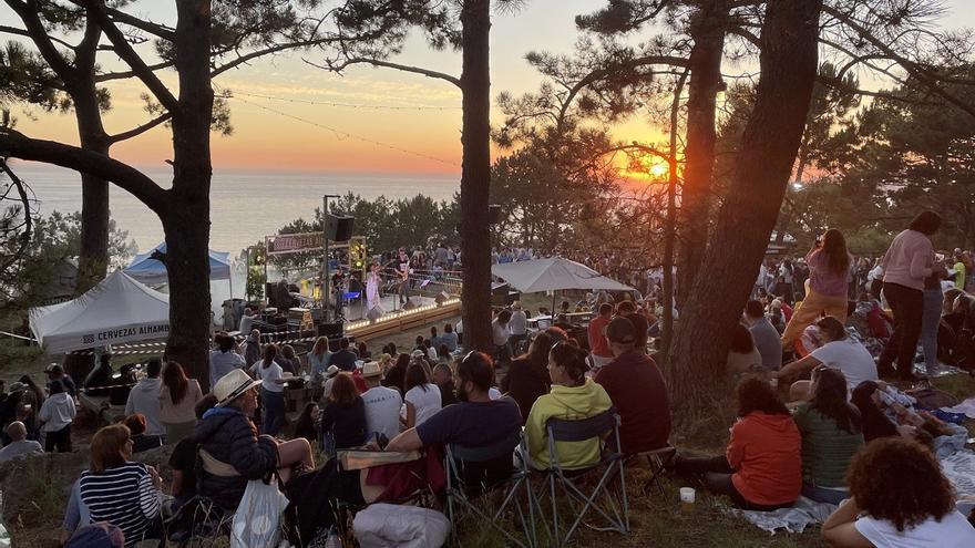 Diez canciones para descorchar el verano junto a las hogueras de San Xoán