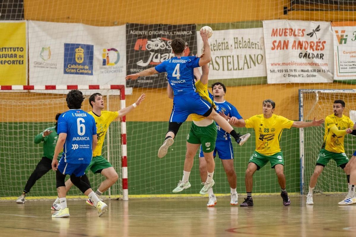 El Balonmano Gáldar cae en casa ante el Granitos Ibéricos Carballal