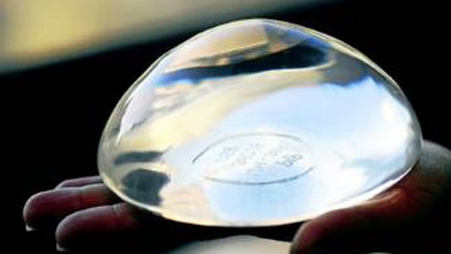 La sanidad francesa investiga si erró con los implantes de silicona