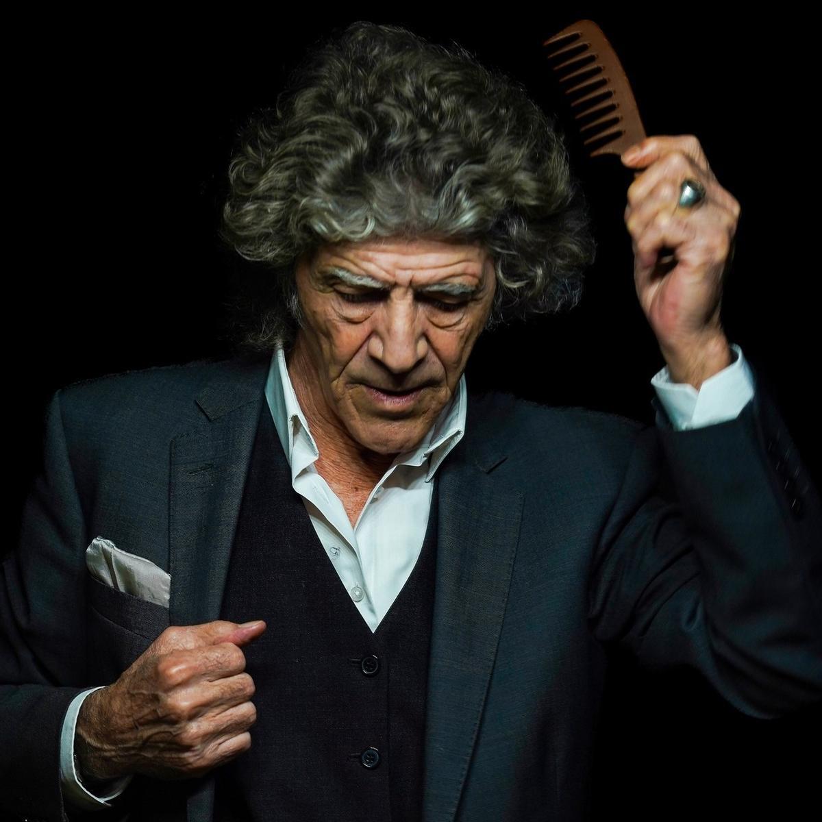 José de los Camarones actúa en el Teatre del Raval de Gandia