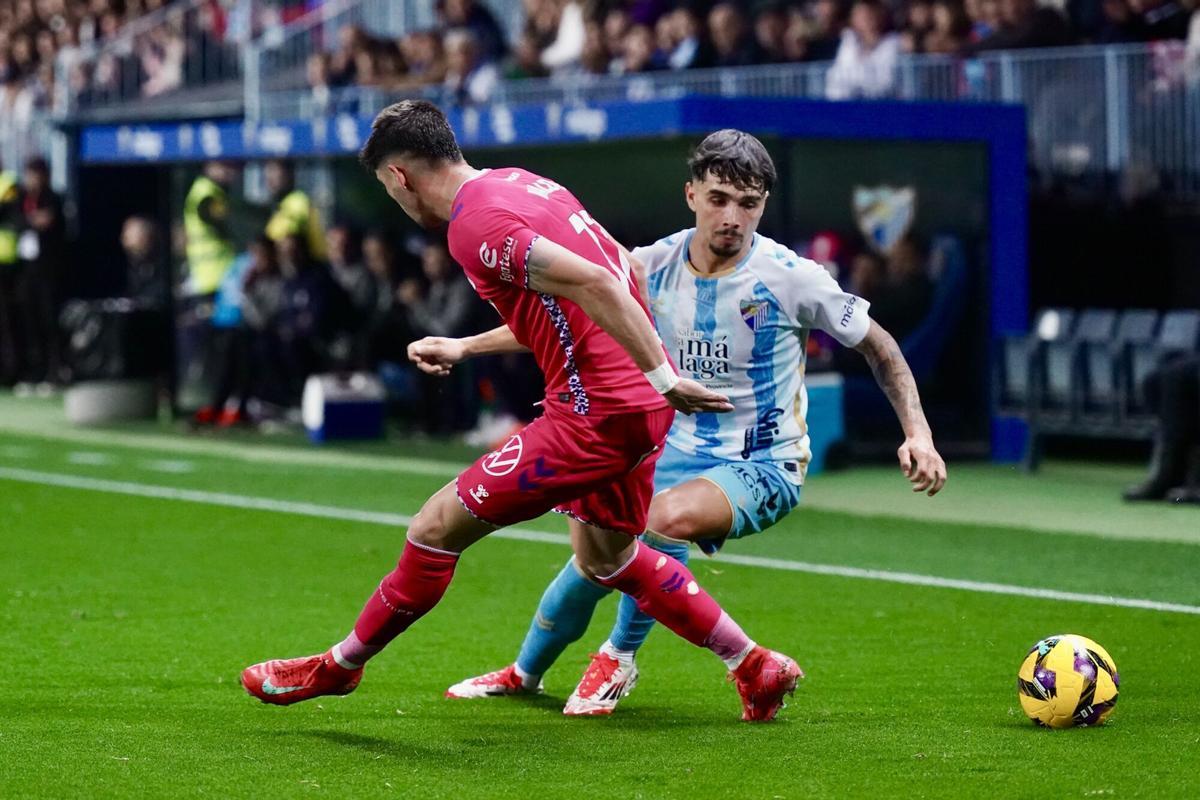 Encuentro disputado entre el Málaga CF y el CD Tenerife, en La Rosaleda