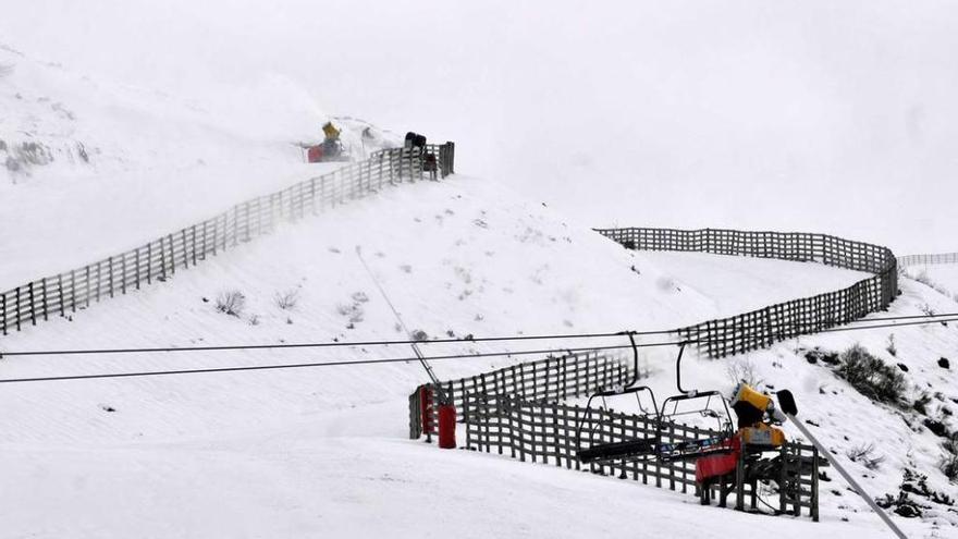 La estación invernal de Pajares, lista para el inicio de la temporada.