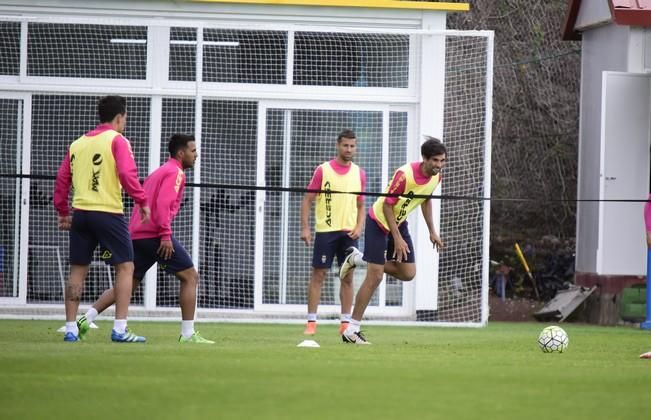 Entrenamiento UD LAS PALMAS en Barranco Seco ...