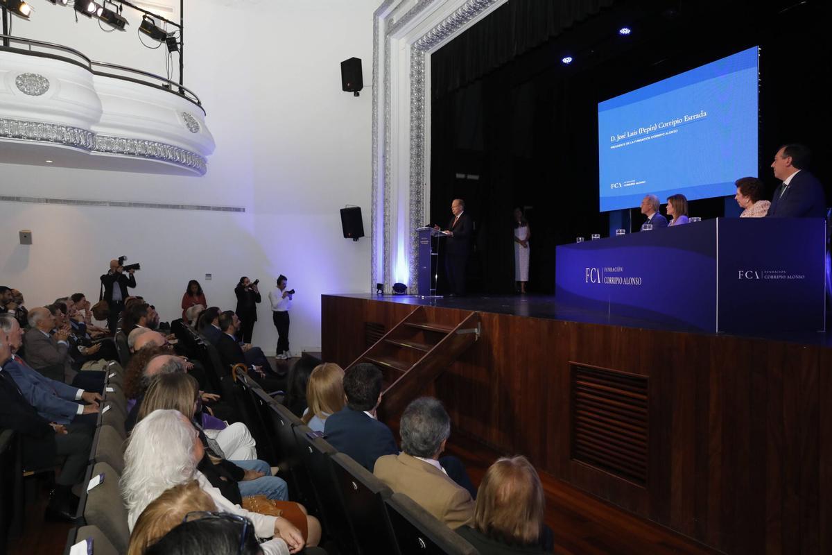 EN IMÁGENES: Presentación de la Fundación Corripio Alonso en el teatro Riera de Villaviciosa