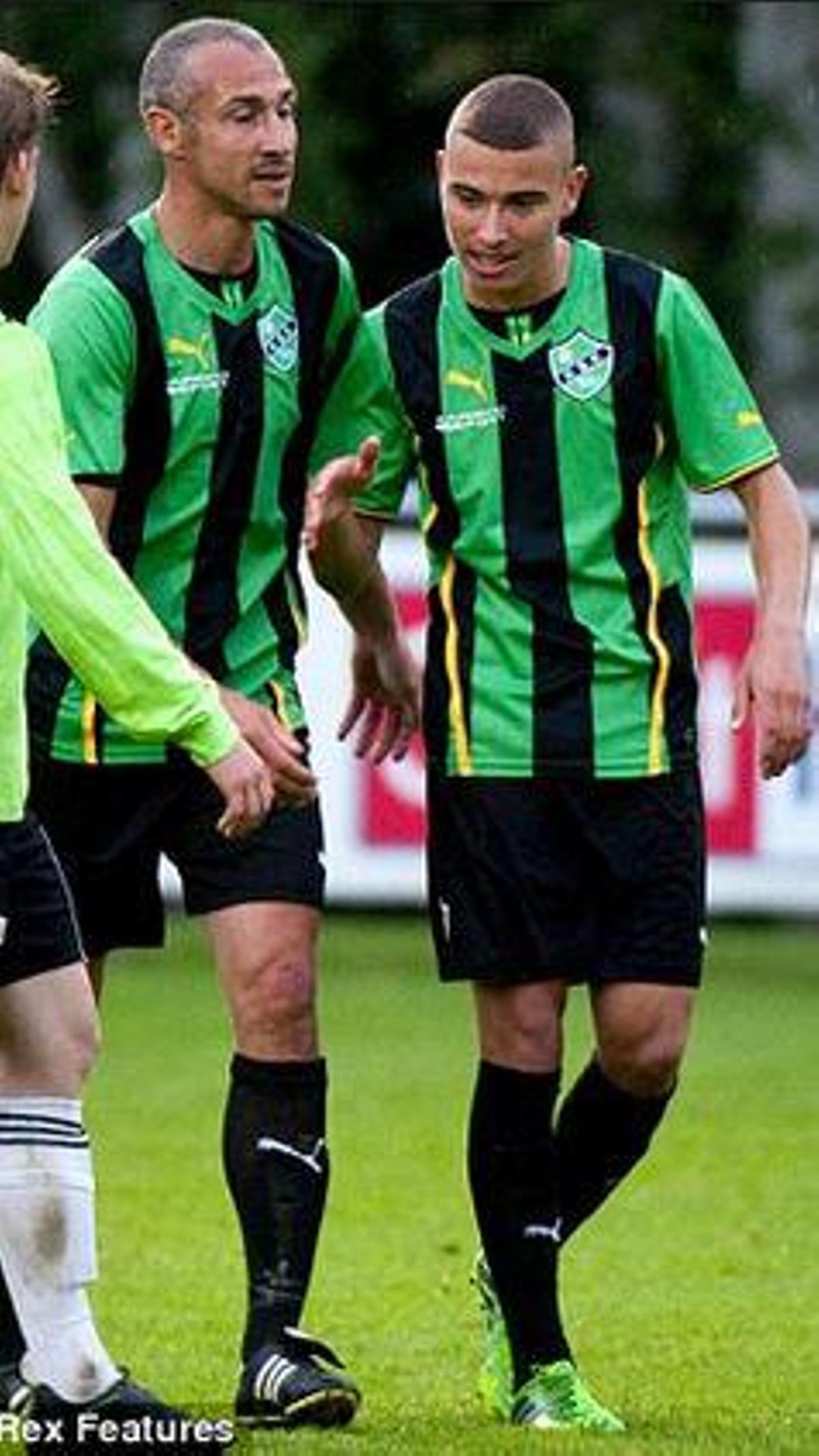 Henrik y Jordan Larsson, en el Högaborgs BK sueco, 2015