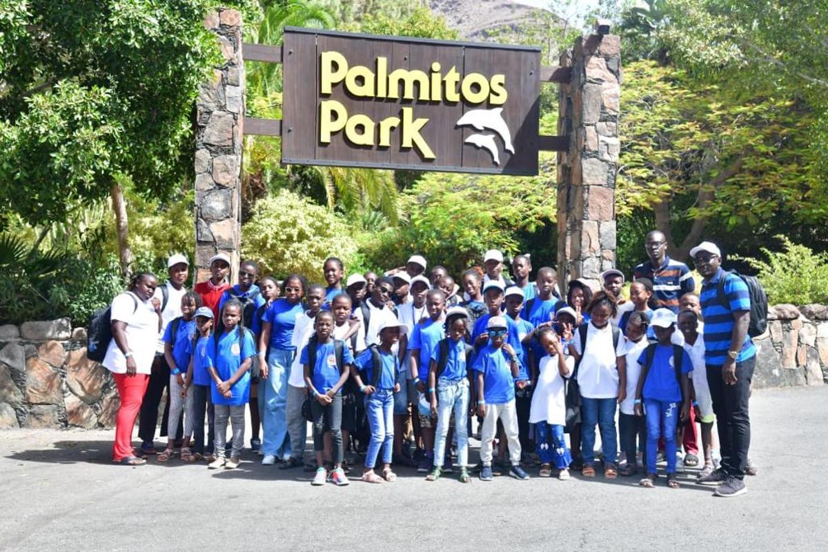 Fotografía del grupo azul en la visita a Palmitos Park.