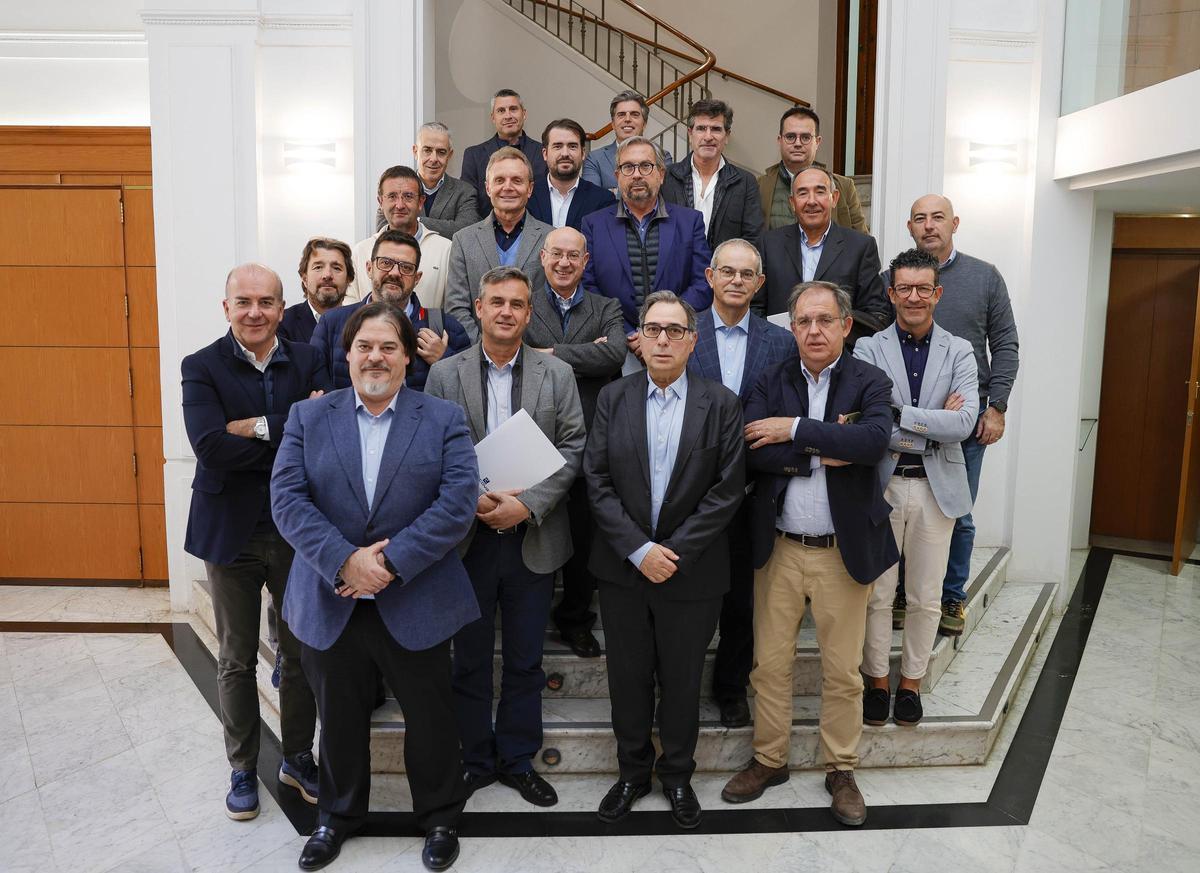 Dirigentes de Fecoval en la sede de la patronal CEV