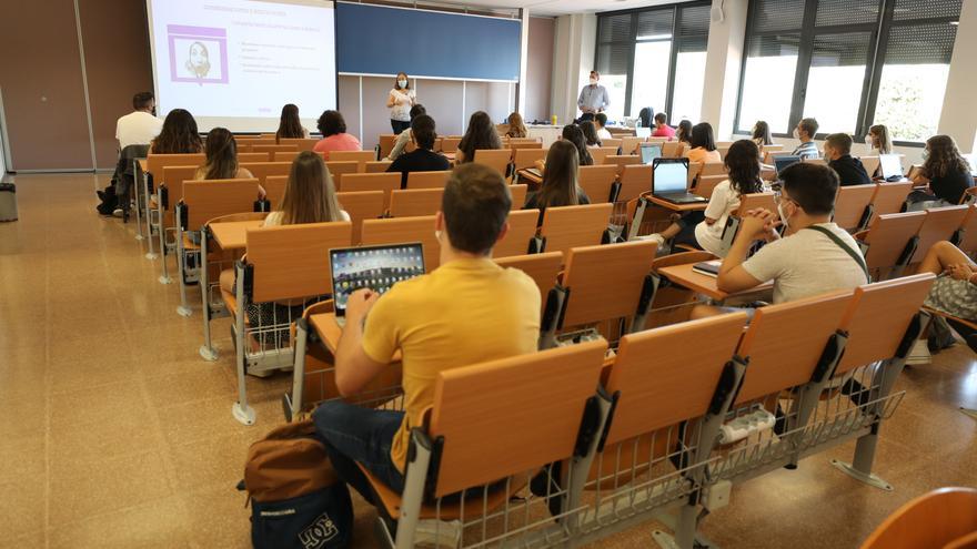 20 días para pedir beca en las universidades de Alicante y Elche