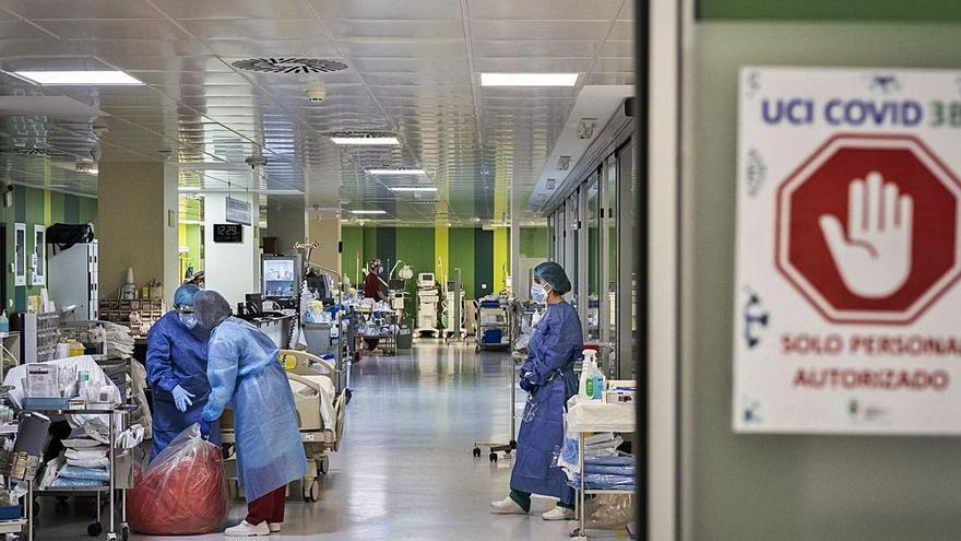 Canarias bate récord de contagios con 1.670 nuevos casos y ocho muertos